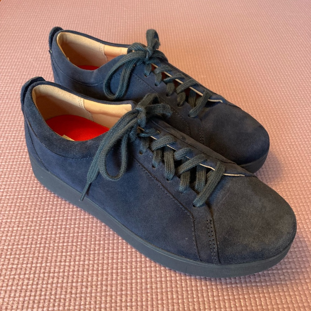 Fitflop Blue suede shoes size 6.5